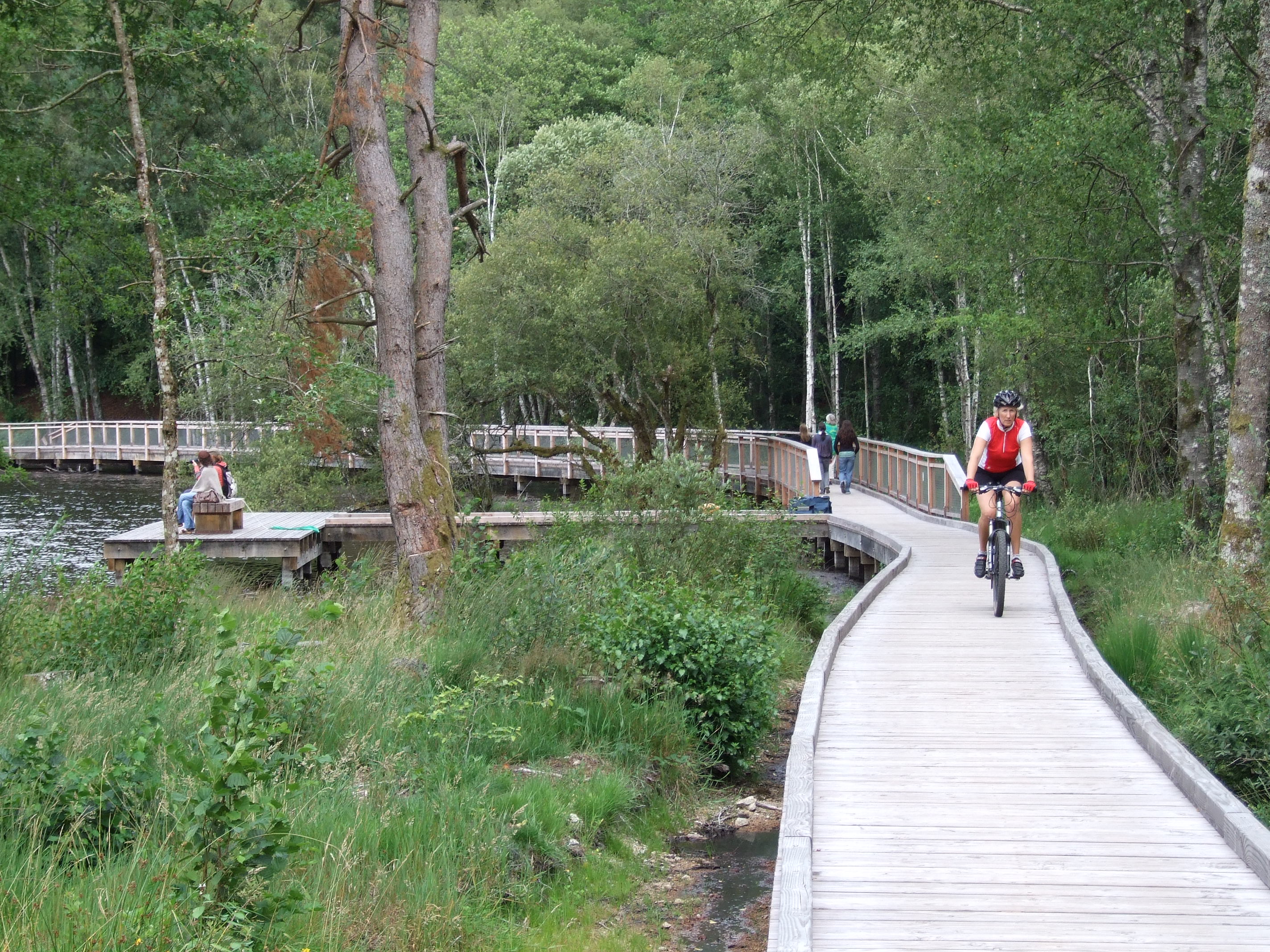 Passerelle du Sentier de Rives praticable à pied et à vélo — © SLDV
